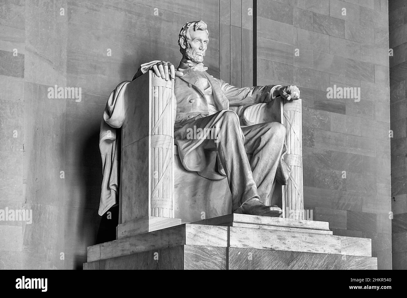 Monumento Abraham Lincoln all'interno del Lincoln Memorial, costruito per onorare il 16th Presidente degli Stati Uniti d'America, Washington DC, USA Foto Stock