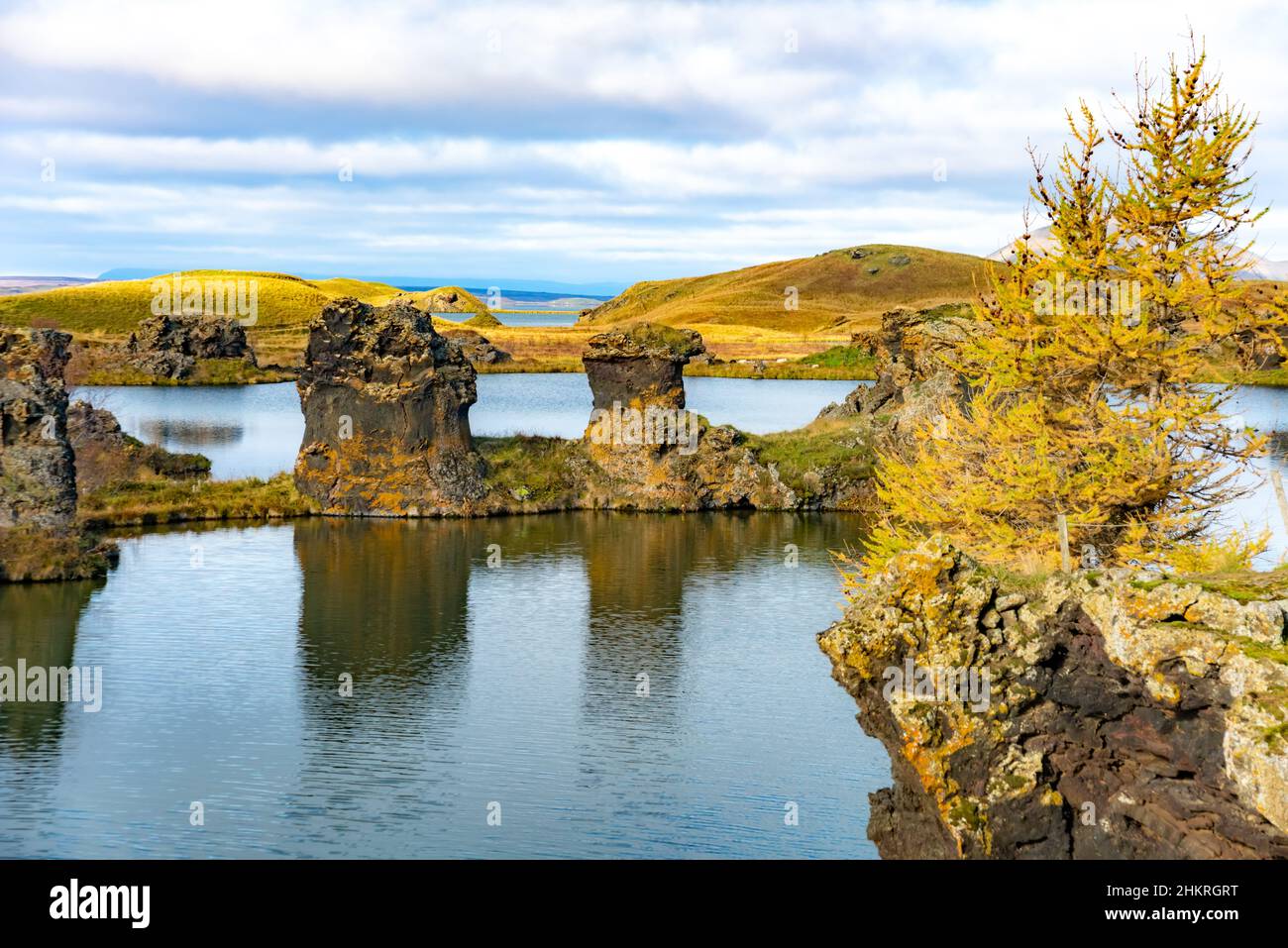 Lago Myvatn in Islanda settentrionale. Tranquillo paesaggio autunnale Foto Stock