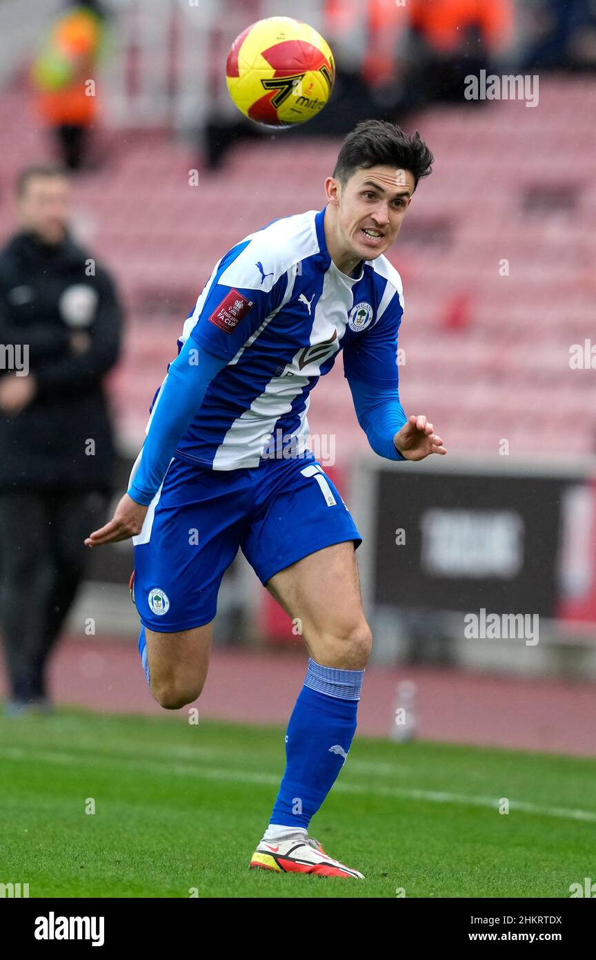 Stoke, Inghilterra, 5th febbraio 2022. Jamie McGrath di Wigan Athletic durante la partita della fa Cup Emirates allo Stadio Bet365, Stoke. Il credito d'immagine dovrebbe leggere: Andrew Yates / Sportimage Foto Stock