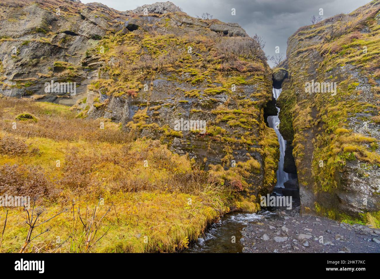 Seljalandsfoss e la cascata Gljúfrabúi in Islanda, bellezza incredibile - Seljalandsfoss und der Gljúfrabúi Wasserfall auf Foto Stock
