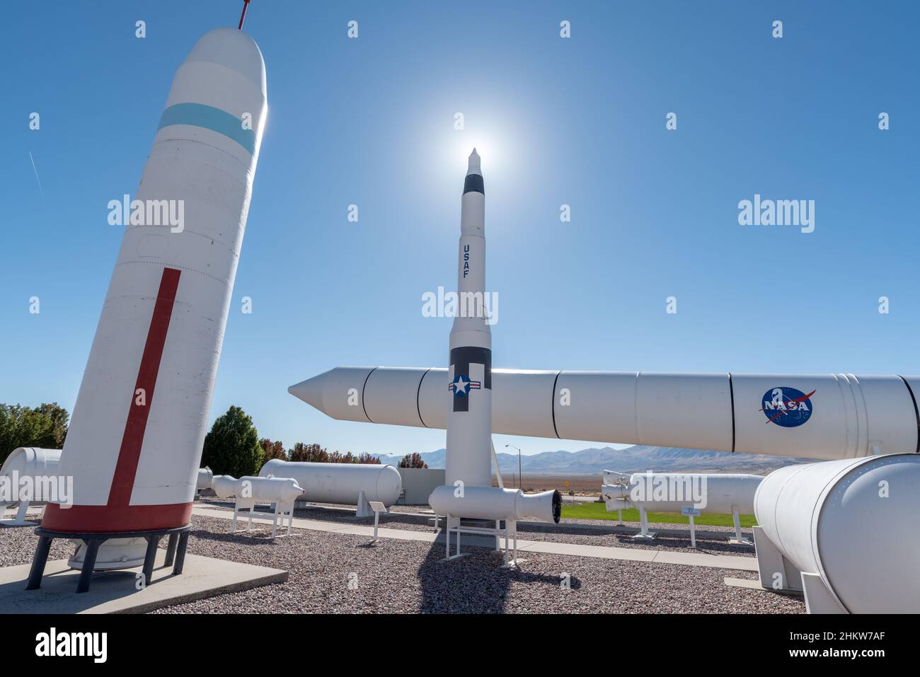 Razzi in mostra al Northrop Grumman Rocket Garden, Corrine, Utah. Foto Stock