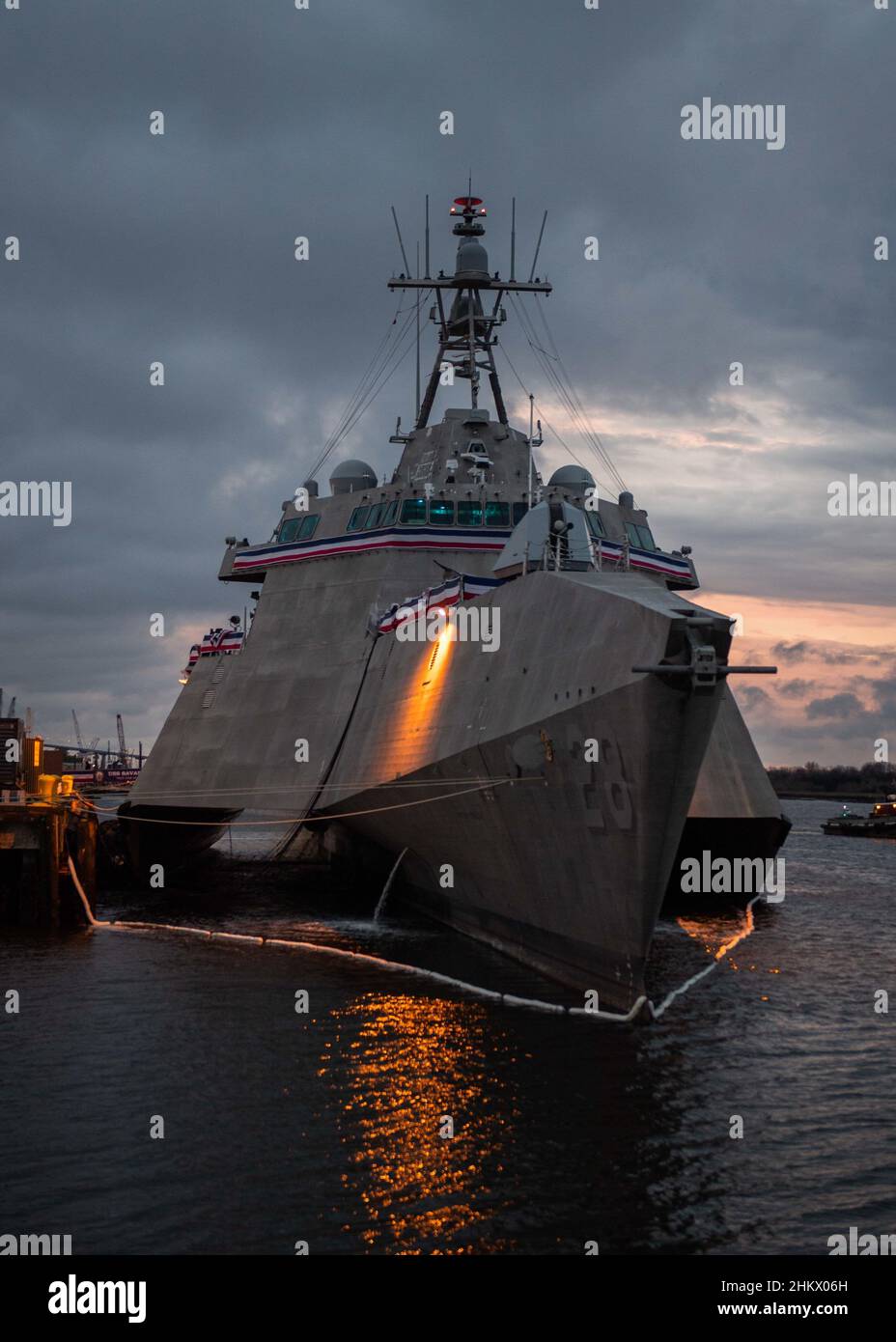 BRUNSWICK, GA., (dal 5, 2022) la nave da combattimento litoranea variante Indipendenza USS Savannah (LCS 28) al piano di Brunswick prima della loro cerimonia di commissionamento. Savannah è la nave da combattimento litoranea variante Indipendenza della Marina del 14th. (STATI UNITI Navy Photo by Mass Communication Specialist 2nd Classe James S. Hong) Foto Stock