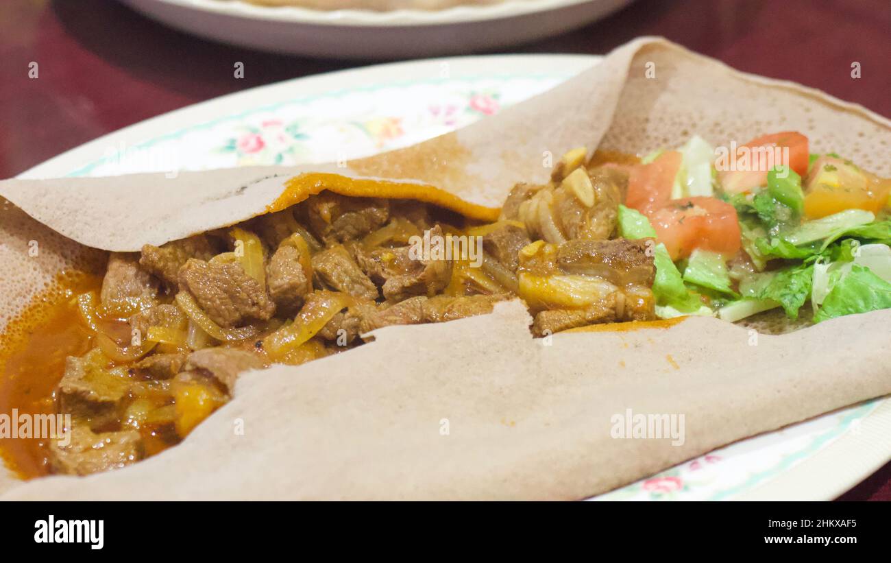 Pasto d'impacco etiope injera in Canada Foto Stock