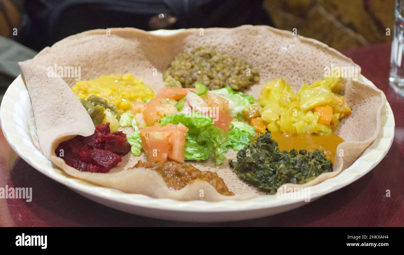 Pasto d'impacco etiope injera in Canada Foto Stock