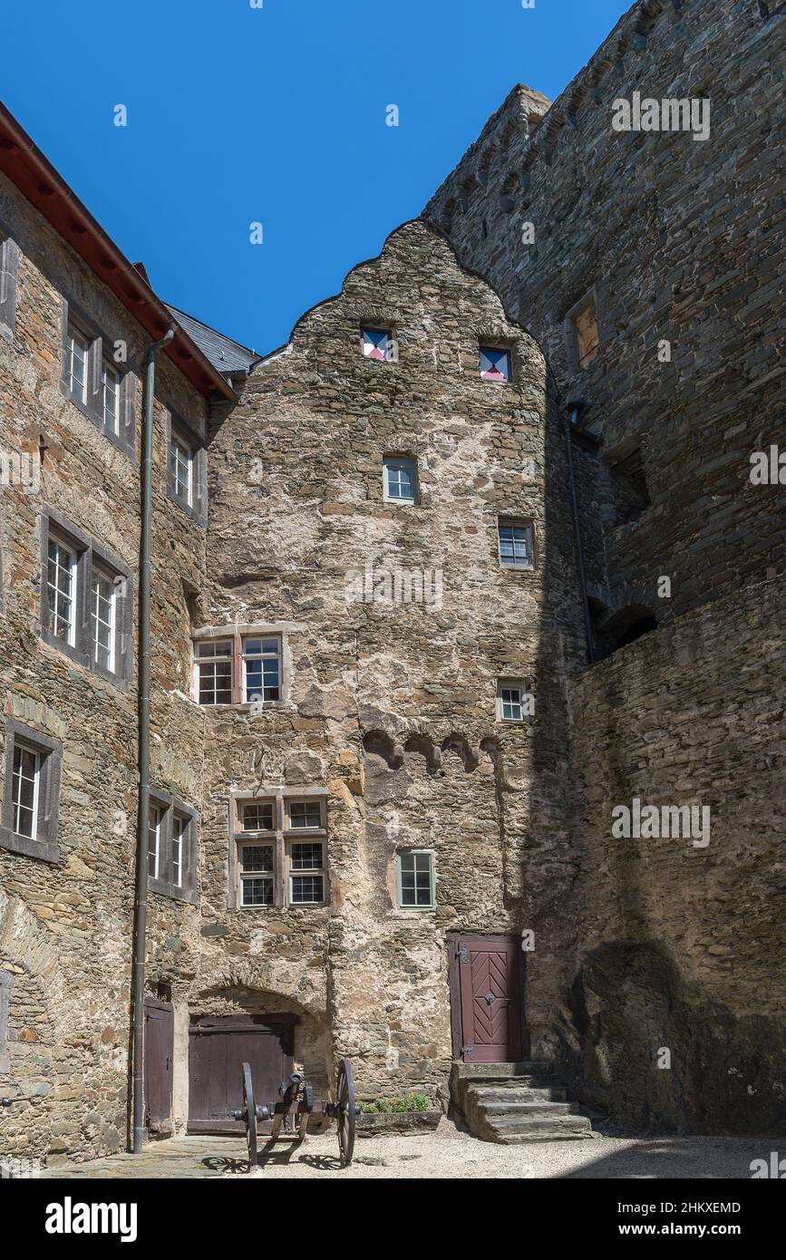 Edificio nel cortile del castello di Runkel, Hesse, Germania Foto Stock