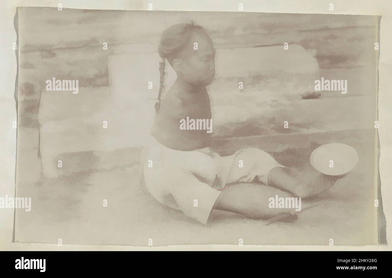 Arte ispirata dal bambino cinese senza braccia che tengono un piatto con un piede e bacchette con l'altro, la Cina, c.. 1879 - c. 1890, carta, stampa albume, altezza 65 mm x larghezza 99 mm altezza 345 mm x larghezza 265 mm, opere classiche modernizzate da Artotop con un tocco di modernità. Forme, colore e valore, impatto visivo accattivante sulle emozioni artistiche attraverso la libertà delle opere d'arte in modo contemporaneo. Un messaggio senza tempo che persegue una nuova direzione selvaggiamente creativa. Artisti che si rivolgono al supporto digitale e creano l'NFT Artotop Foto Stock