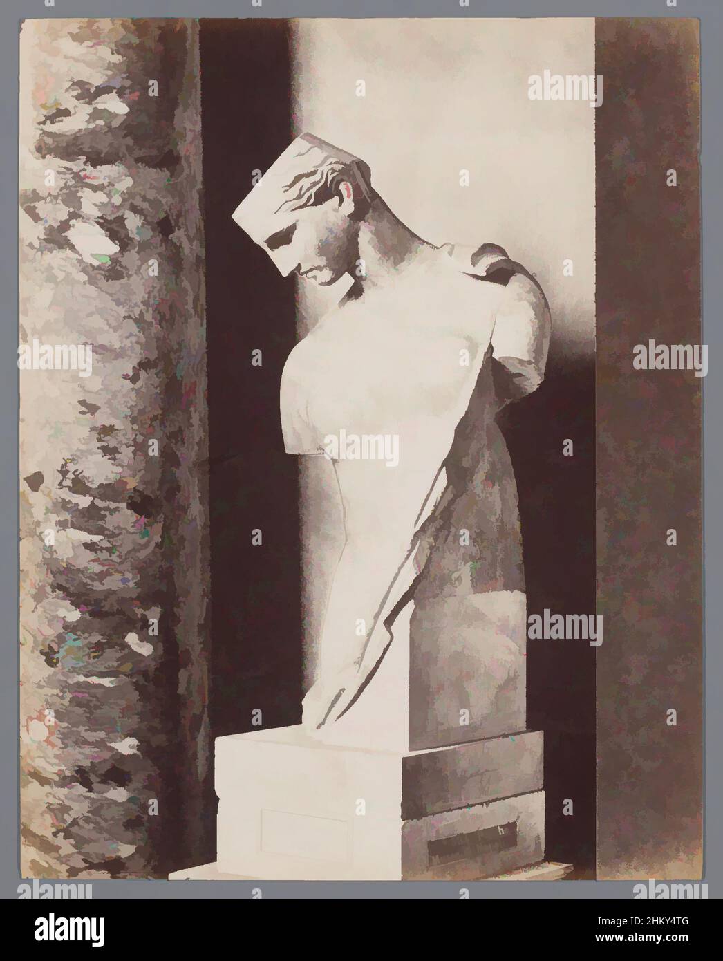 Arte ispirata alla scultura di Psiche nel Museo Nazionale, Napoli, Psiche. Museo di Napoli, Roberto Rive (attribuito a), Napoli, 1860 - 1889, carta, stampa albume, Altezza 243 mm x larghezza 193 mm, opere classiche modernizzate da Artotop con un tocco di modernità. Forme, colore e valore, impatto visivo accattivante sulle emozioni artistiche attraverso la libertà delle opere d'arte in modo contemporaneo. Un messaggio senza tempo che persegue una nuova direzione selvaggiamente creativa. Artisti che si rivolgono al supporto digitale e creano l'NFT Artotop Foto Stock