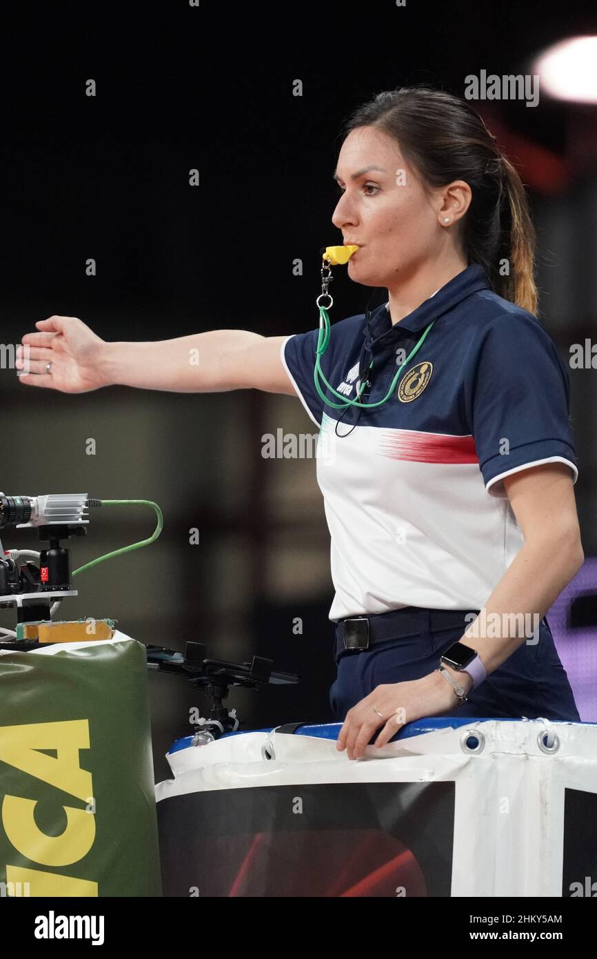 Perugia, Italia. 05th feb, 2022. Verrucina antonella (1Â° arbitro) durante Sir Safety Conad Perugia vs Consar Ravenna, Volley Campionato Italiano Serie A Men Superleague a Perugia, Italia, Febbraio 05 2022 Credit: Independent Photo Agency/Alamy Live News Foto Stock