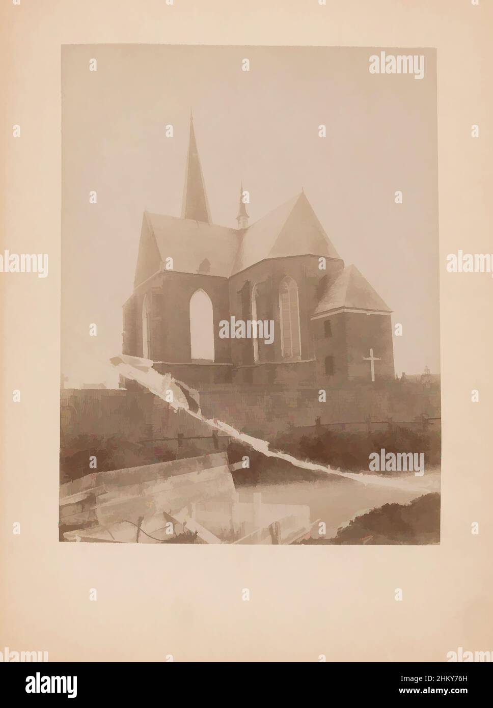 Arte ispirata dalla vista della Chiesa cattolica romana di Arcen, Anoniem (Monumentenzorg) (attribuita a), Arcen, 1892, supporto fotografico, cartone, Stampa albume, altezza 230 mm x larghezza 177 mm, opere classiche modernizzate da Artotop con un tocco di modernità. Forme, colore e valore, impatto visivo accattivante sulle emozioni artistiche attraverso la libertà delle opere d'arte in modo contemporaneo. Un messaggio senza tempo che persegue una nuova direzione selvaggiamente creativa. Artisti che si rivolgono al supporto digitale e creano l'NFT Artotop Foto Stock