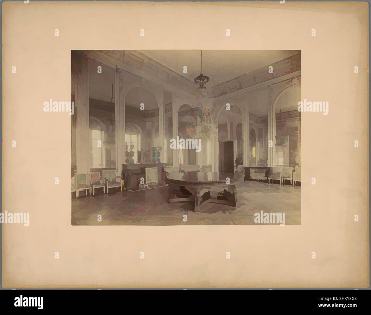 Arte ispirata da la salle du Trône nel Castello di Fontainebleau, Fontainebleau - Salle du Trône., Palais de Fontainebleau, c.. 1875 - c. 1900, cartone, stampa albume, altezza 226 mm x larghezza 288 mm, opere classiche modernizzate da Artotop con un tocco di modernità. Forme, colore e valore, impatto visivo accattivante sulle emozioni artistiche attraverso la libertà delle opere d'arte in modo contemporaneo. Un messaggio senza tempo che persegue una nuova direzione selvaggiamente creativa. Artisti che si rivolgono al supporto digitale e creano l'NFT Artotop Foto Stock