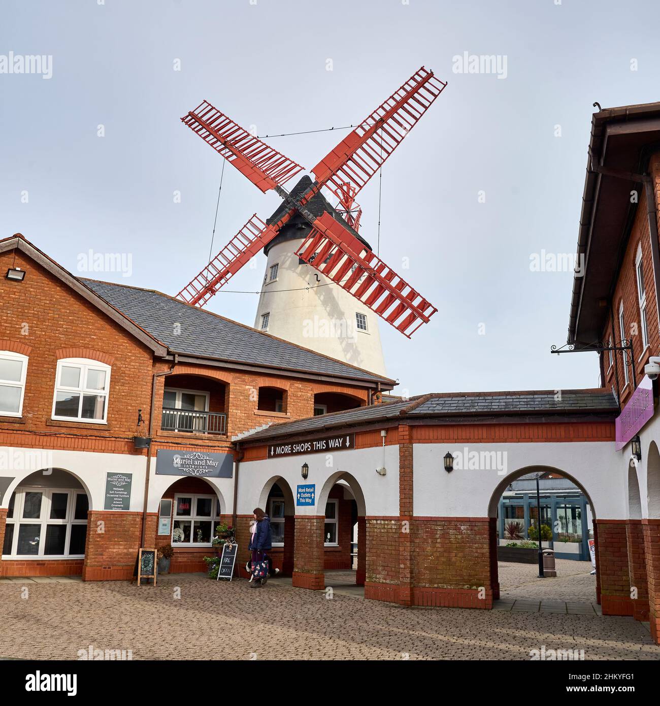 Marsh Mill(1794) e villaggio commerciale, Thornton, Lancashire, Regno Unito Foto Stock