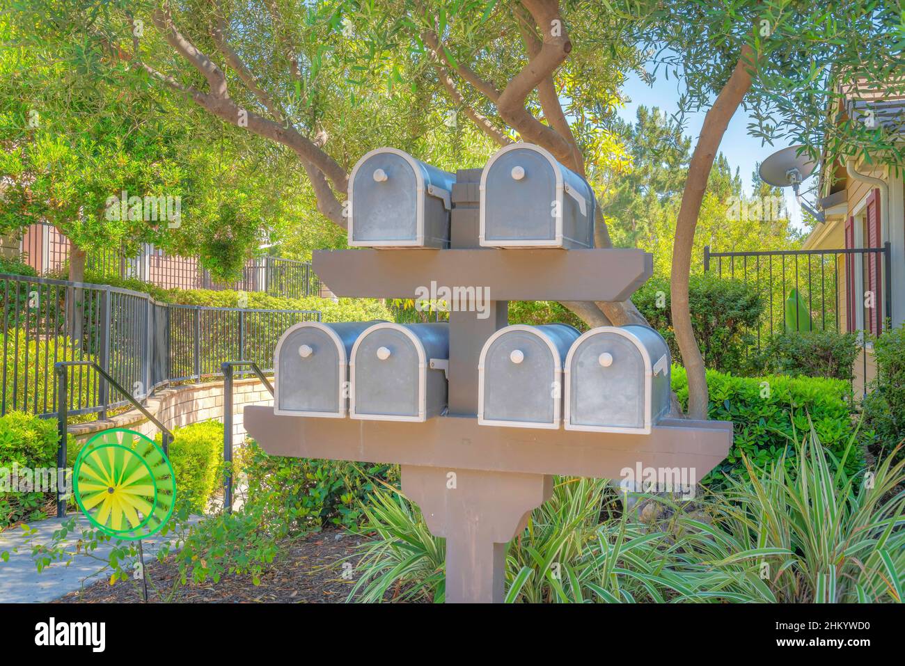 Mailbox rack a Ladera Ranch nel sud della California Foto Stock