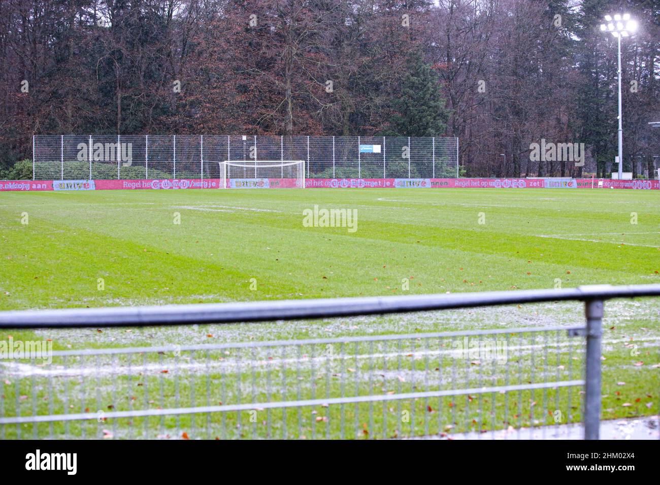 EINDHOVEN, PAESI BASSI - FEBBRAIO 6: La partita è stata cancellata a causa di forti piogge durante la partita di Perry van de Leuvert/Orange Pictures di pure Energie Eredivisie Vrouwen tra PSV e Ajax al PSV Campus de Herdgang il 6 Febbraio 2022 a Eindhoven, Paesi Bassi (Foto di Perry van de Leuvert/Orange Pictures) Foto Stock