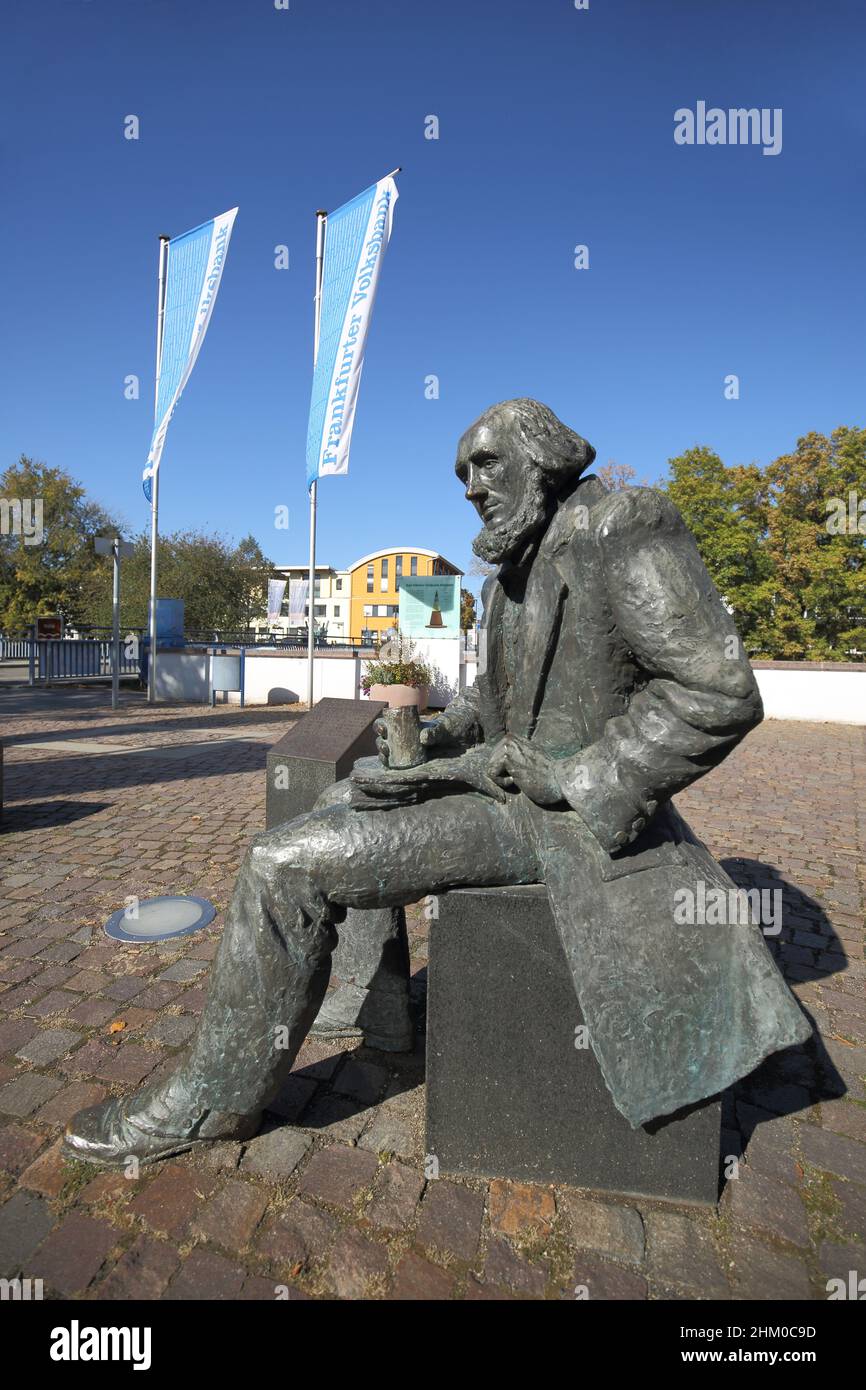 Figura maschile a grandezza naturale nella piazza del mercato di Bad Vilbel, Assia, Germania Foto Stock