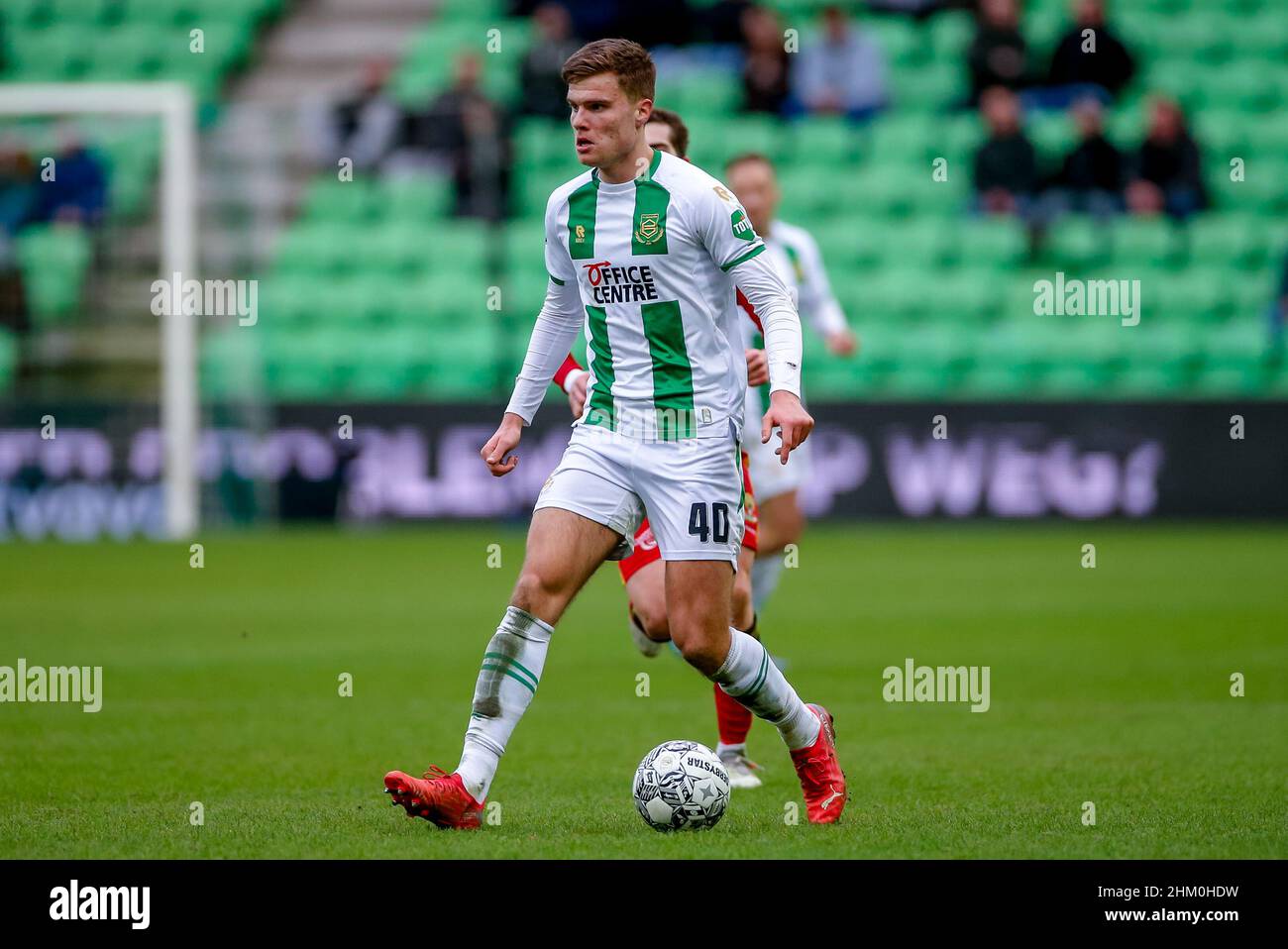 GRONINGEN, PAESI BASSI - FEBBRAIO 6: Bjorn Meijer del FC Groningen durante la partita olandese Eredivie tra il FC Groningen e le aquile Passi pure allo Stadion Euroborg il 6 Febbraio 2022 a Groningen, Paesi Bassi (Foto di Henk Jan Dijks/Orange Pictures) Foto Stock
