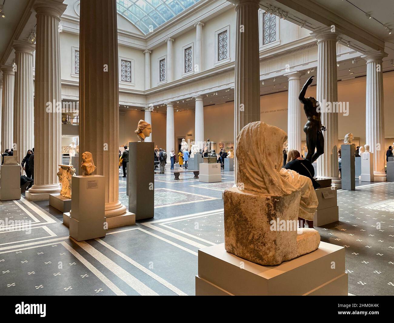 New York, NY - USA - 5 febbraio 2022 Vista interna dello storico Metropolitan Museum of Art di New York City, colloqui.ally 'The Met', il più grande m d'arte Foto Stock