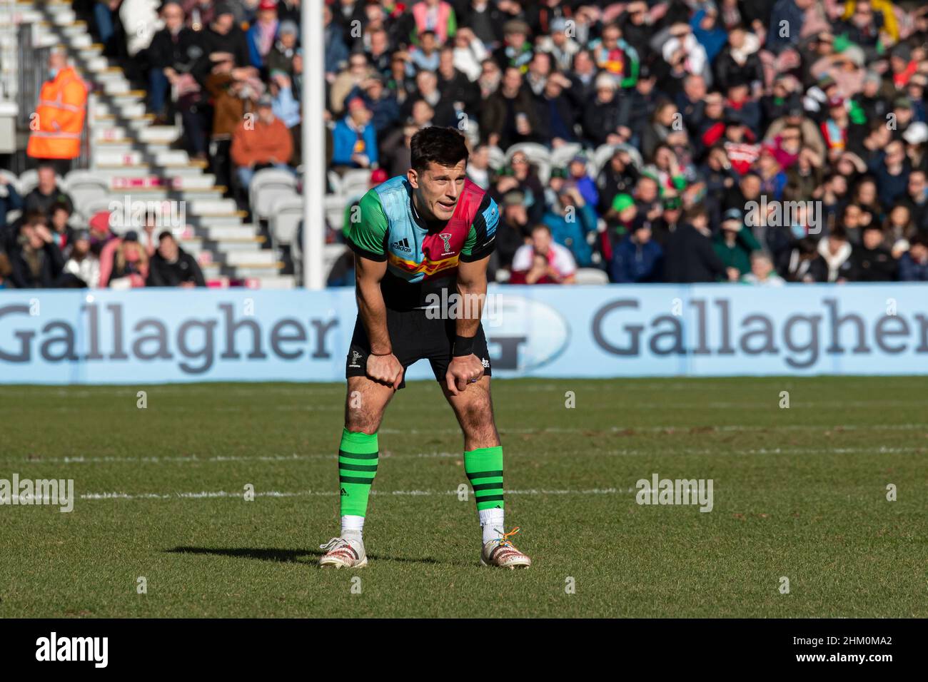 LONDRA, REGNO UNITO. 06th, Feb 2022. Tommaso Allan di Harlequins guarda su durante Harlequins vs sale Sharks - Gallagher Premiership Rugby allo Stoop Stadium di Domenica, 06 Febbraio 2022. LONDRA INGHILTERRA. Credit: Taka Wu/Alamy Live News Foto Stock