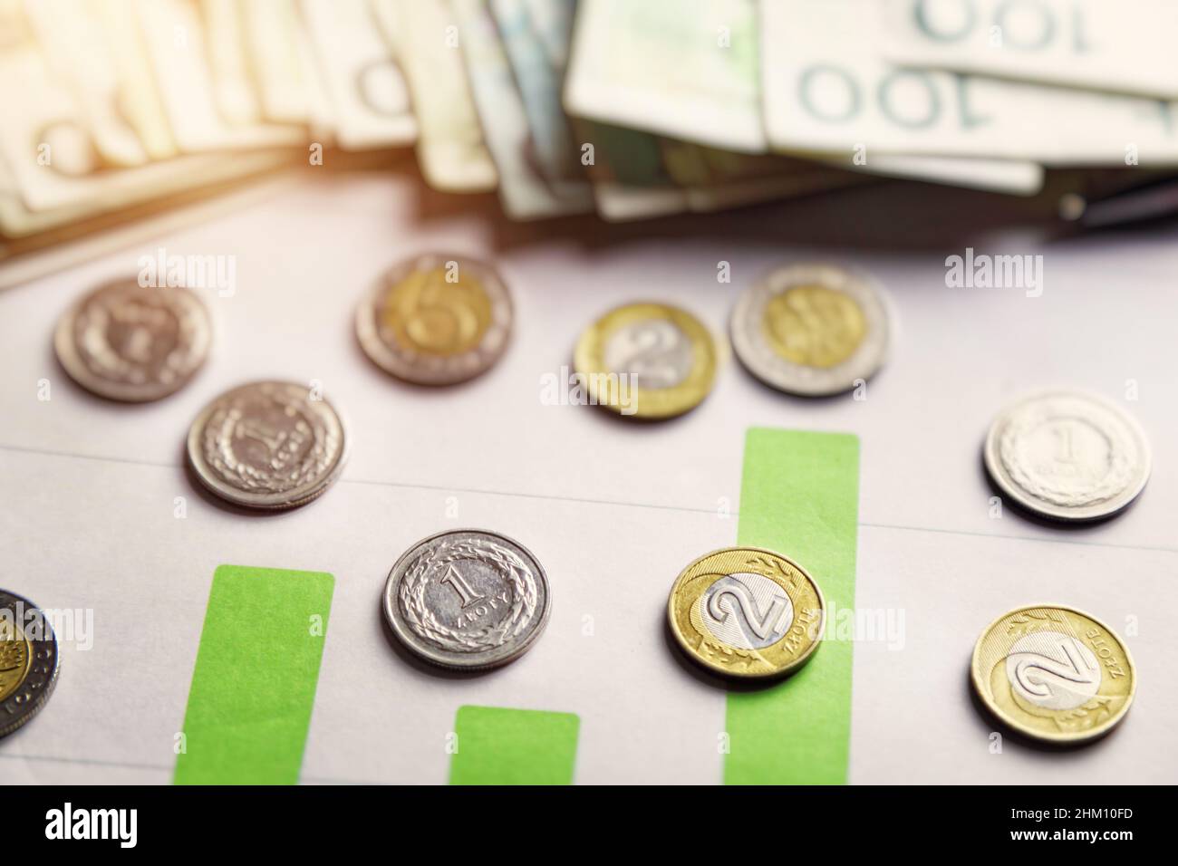 Valuta polacca su carte e analisi stampate Foto Stock