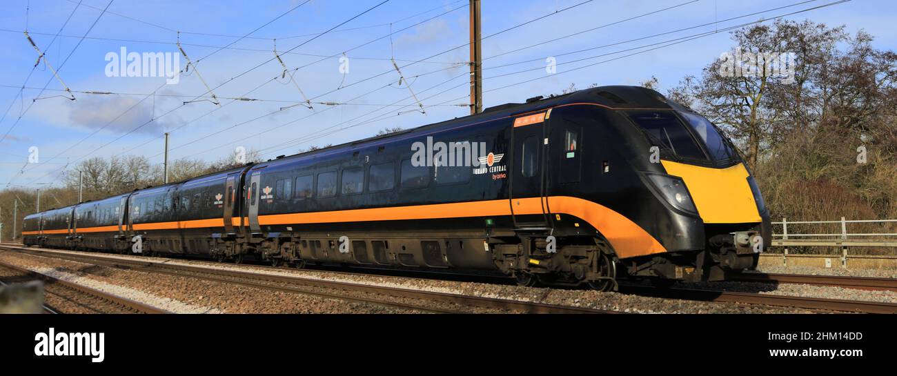 Classe 180 Zephyr, Grand Central Trains, East Coast Main Line Railway vicino al villaggio di Essendine, Rutland, Inghilterra, Regno Unito Foto Stock