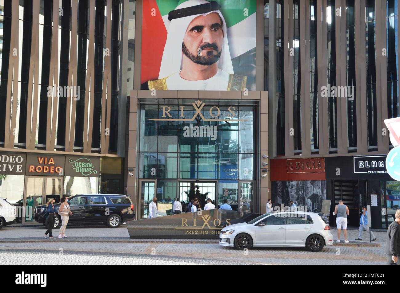 Foto di Sheikh Mohammed bin Rashid al Maktoum decora il Rixos Premium Dubai JBR Hotel alla passeggiata a Dubai, Emirati Arabi Uniti - 3 febbraio 2022. Foto Stock