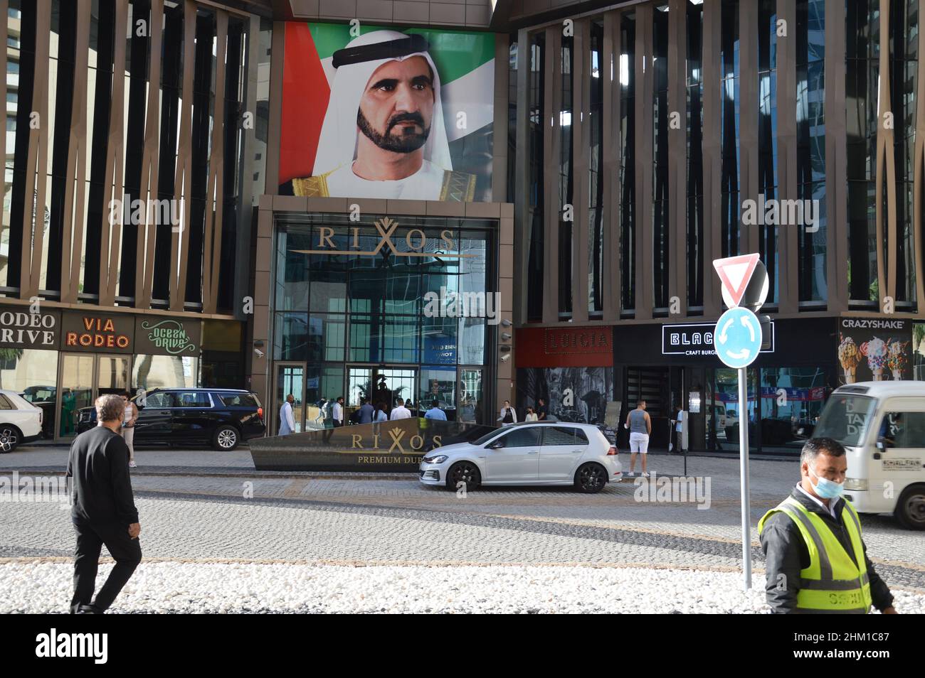 Foto di Sheikh Mohammed bin Rashid al Maktoum decora il Rixos Premium Dubai JBR Hotel alla passeggiata a Dubai, Emirati Arabi Uniti - 3 febbraio 2022. Foto Stock