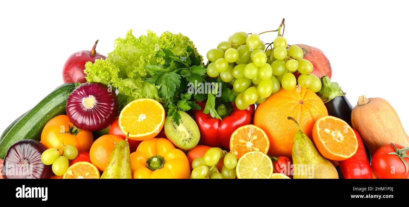Grande collezione multicolore di verdure e frutta succose isolate su sfondo bianco. Vista dall'alto. Foto Stock