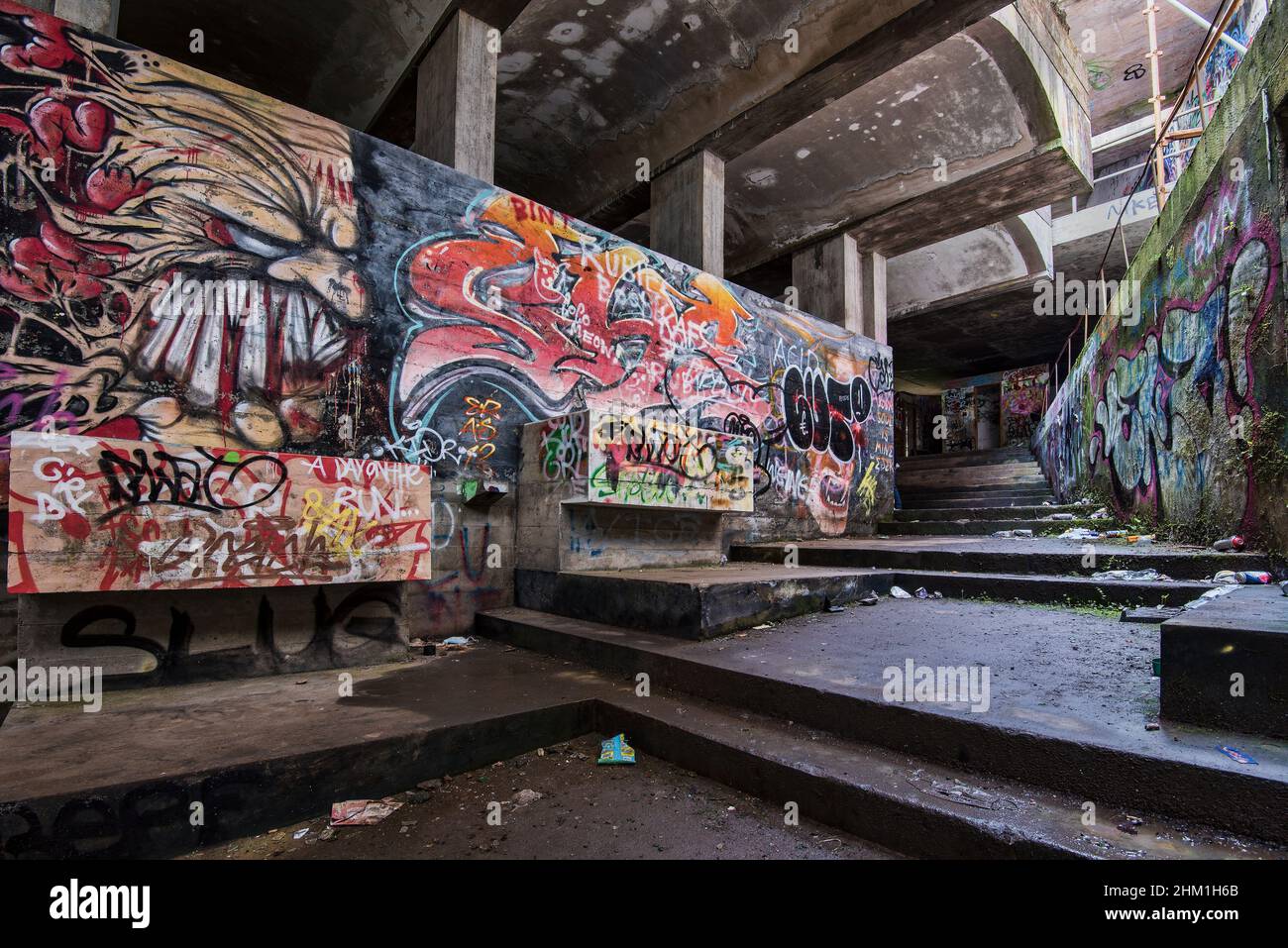 Dereligere Un edificio in stile brutalista e un ex centro di formazione dei preti, il St Peter's Seminary a Cardross, Argyll and Bute, Scozia Foto Stock