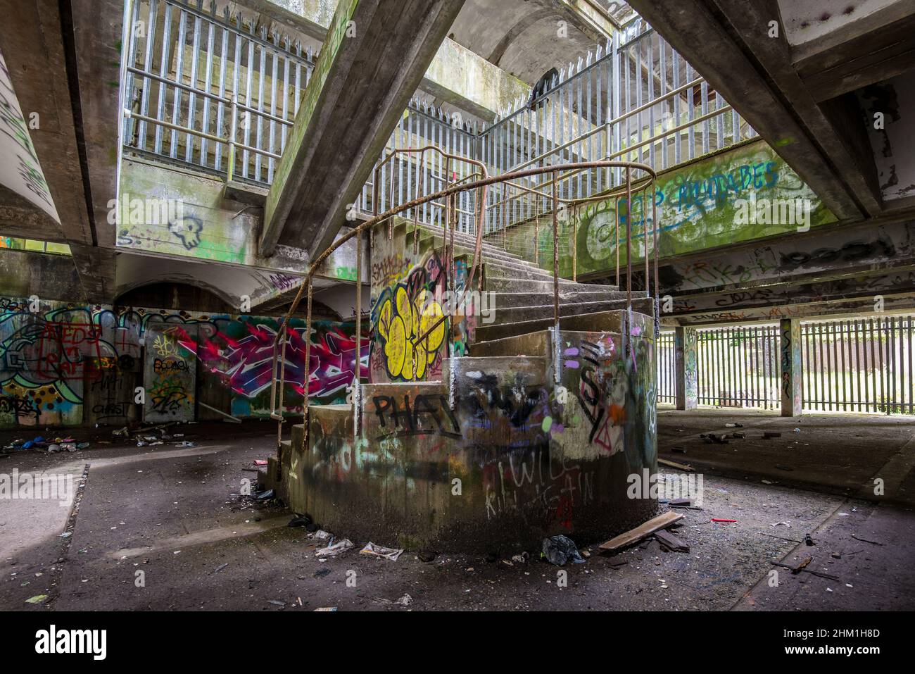Dereligere Un edificio in stile brutalista e un ex centro di formazione dei preti, il St Peter's Seminary a Cardross, Argyll and Bute, Scozia Foto Stock