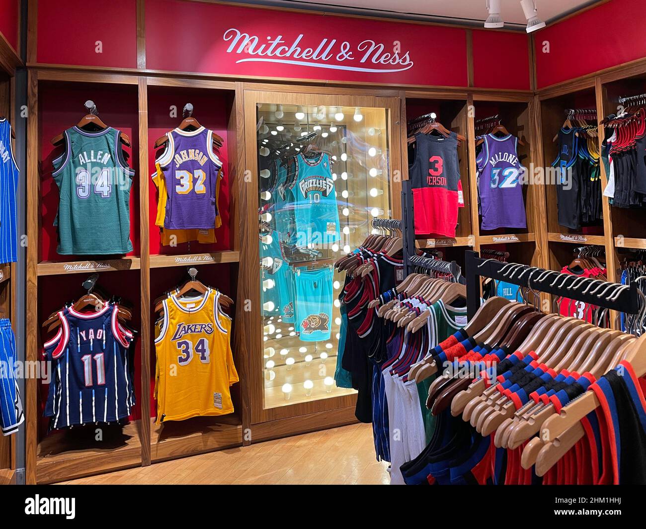 NBA flagship store per le squadre di basket professionisti Merchandising, New York City, USA Foto Stock