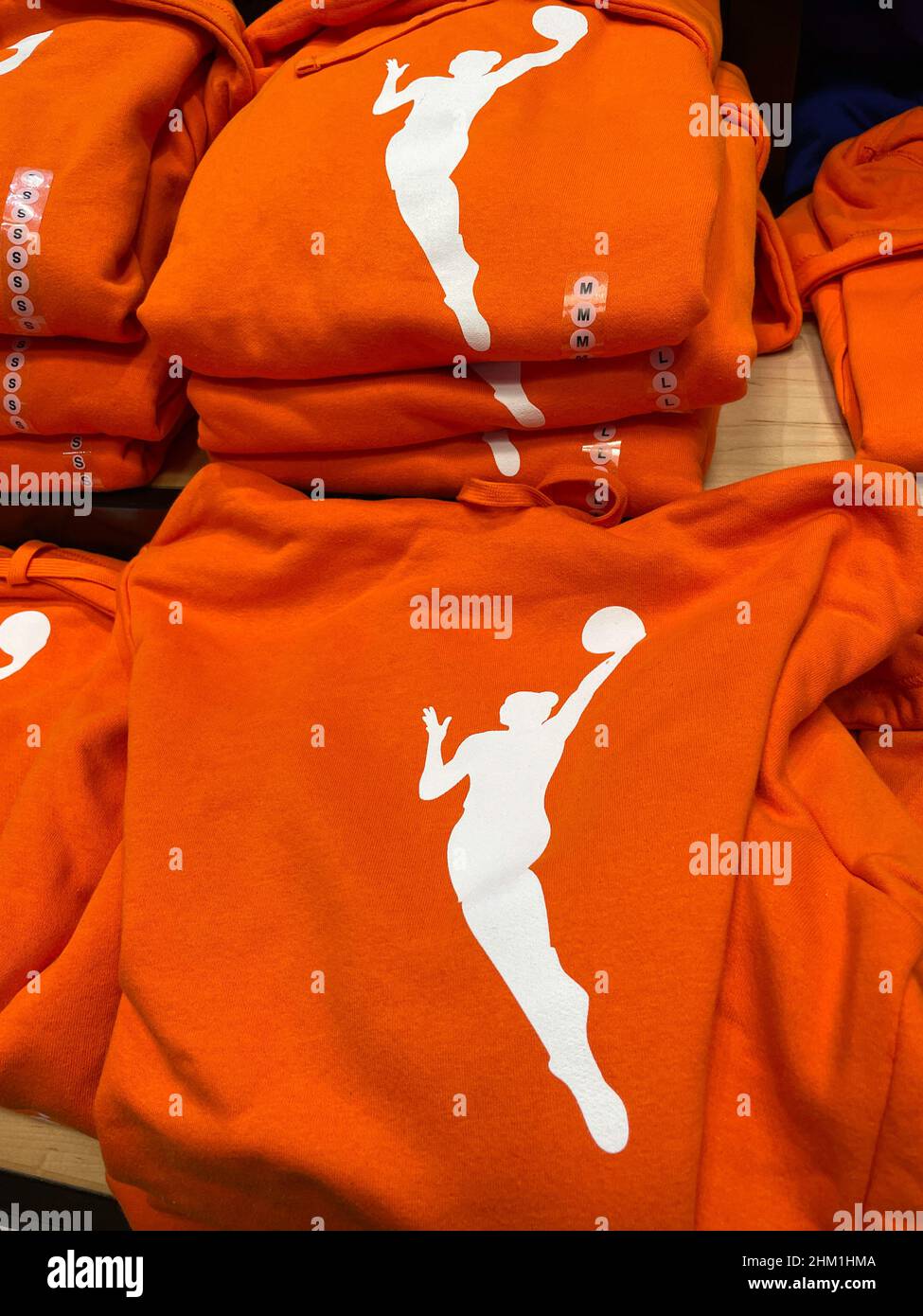 Il negozio di punta dell'NBA sulla quinta Avenue offre una gamma completa di abbigliamento WNBA, USA, New York City Foto Stock