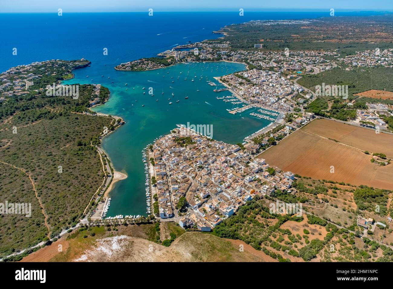 Veduta aerea, Port de Portocolom, Mallorca, Isole Baleari, Spagna, Es, Europe, far de Portocolom, porto, zona portuale, panoramica del porto, faro Foto Stock