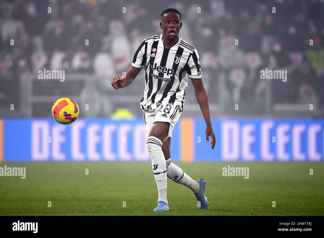 Torino, Italia. 06th Feb 2022. Denis Zakaria del Juventus FC in azione durante la Serie A 2021/2022 partita di calcio tra Juventus FC e Hellas Verona allo stadio Juventus di Torino (Italia), 6th febbraio 2022. Foto Federico Tardito/Insidefoto Credit: Ininsidefoto srl/Alamy Live News Foto Stock