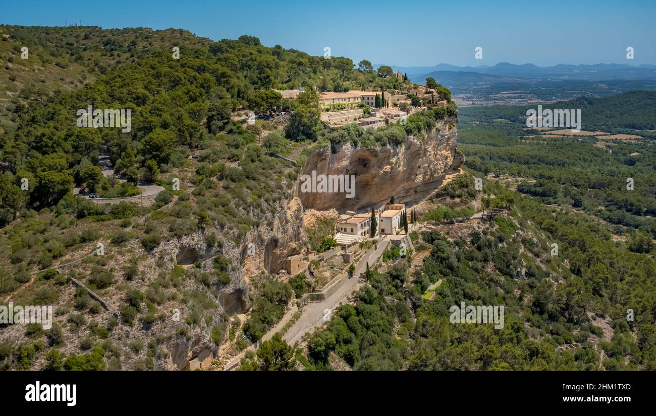 Veduta aerea, Ermita de Sant Honorat e Santuari de Gracia sul monte Puig de Randa, Randa, Maiorca, Isole Baleari, Spagna, Algaida, Devotione Foto Stock