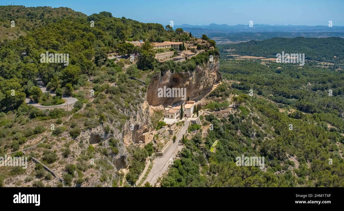 Veduta aerea, Ermita de Sant Honorat e Santuari de Gracia sul monte Puig de Randa, Randa, Maiorca, Isole Baleari, Spagna, Algaida, Devotione Foto Stock