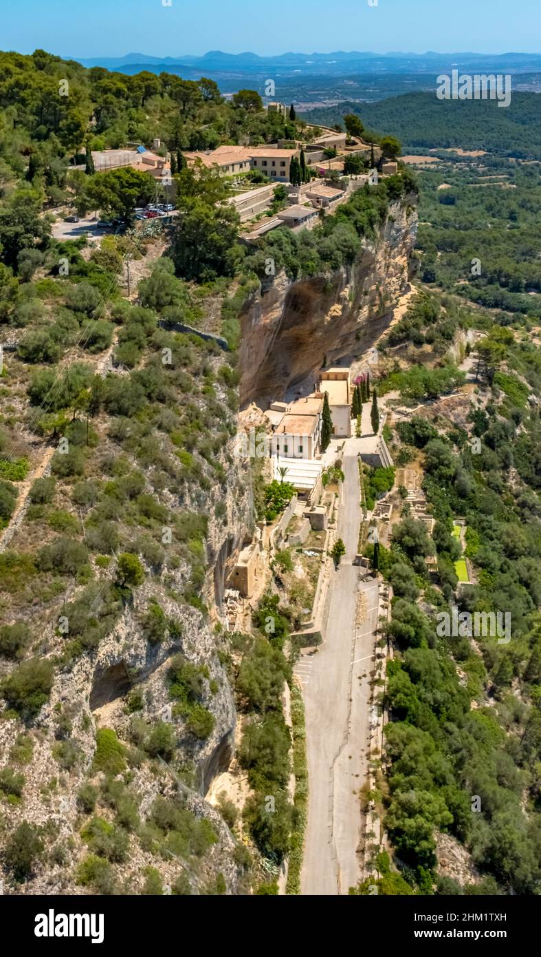 Veduta aerea, Ermita de Sant Honorat e Santuari de Gracia sul monte Puig de Randa, Randa, Maiorca, Isole Baleari, Spagna, Algaida, Devotione Foto Stock
