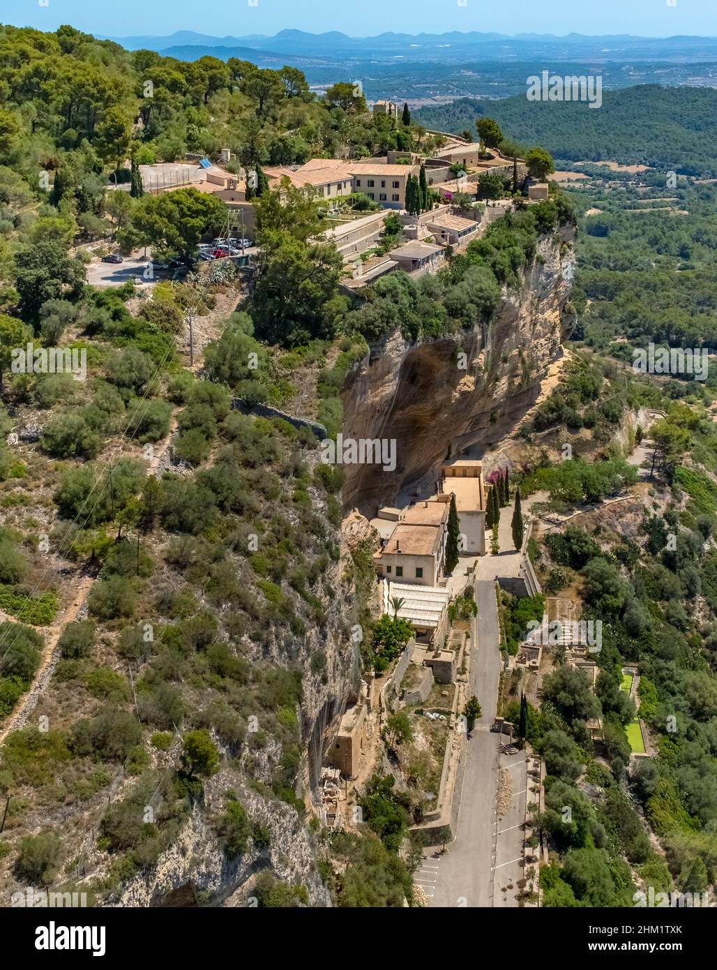 Veduta aerea, Ermita de Sant Honorat e Santuari de Gracia sul monte Puig de Randa, Randa, Maiorca, Isole Baleari, Spagna, Algaida, Devotione Foto Stock