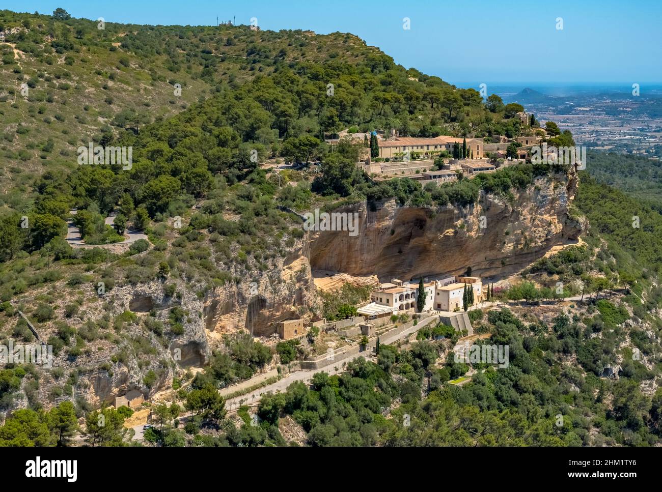 Veduta aerea, Ermita de Sant Honorat e Santuari de Gracia sul monte Puig de Randa, Randa, Maiorca, Isole Baleari, Spagna, Algaida, Devotione Foto Stock