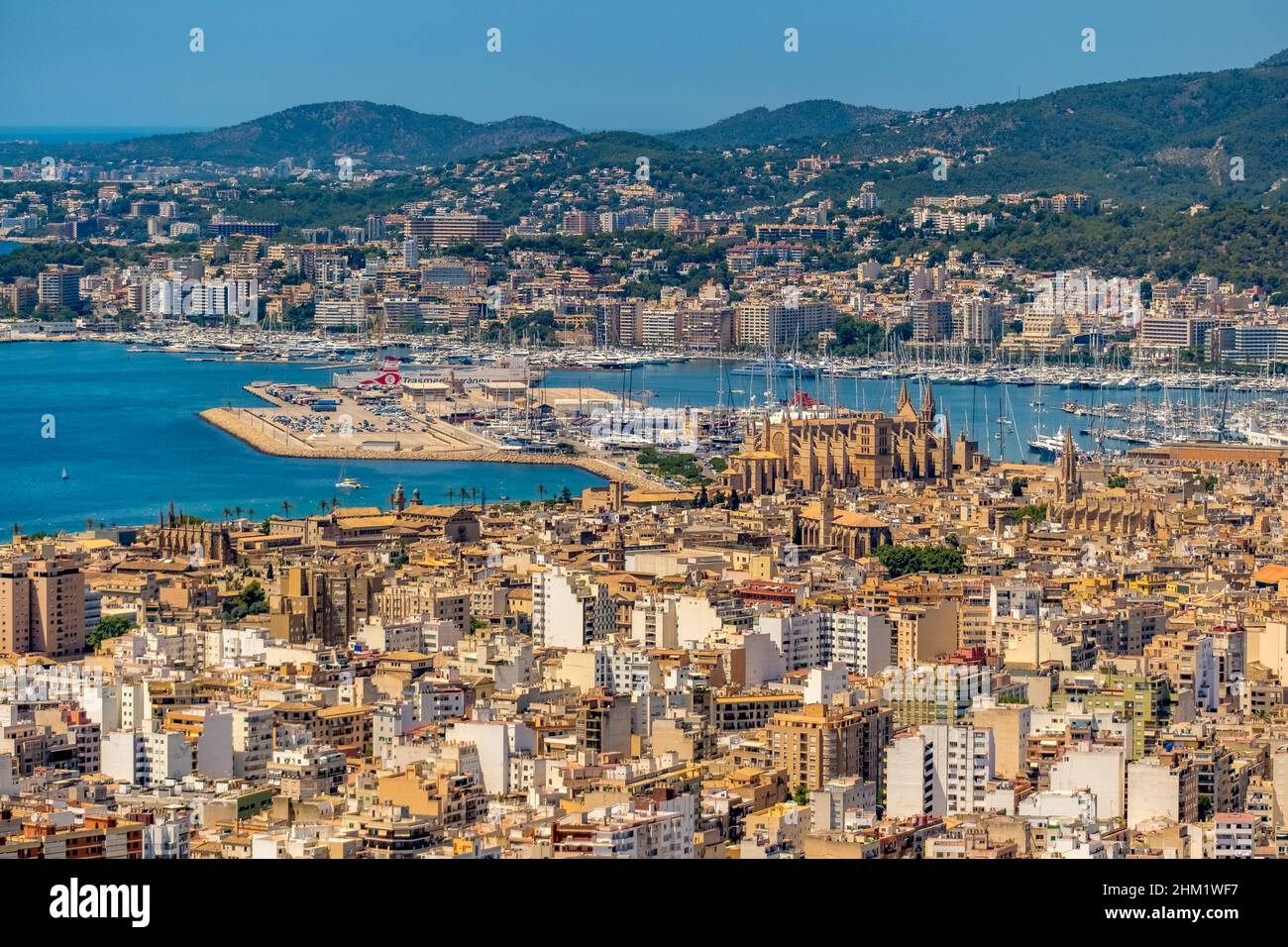 Veduta aerea, Chiesa di Santa Iglesia Catedral de Mallorca, Cattedrale di Palma, Puerto de Palma, Porto di Palma in background, Palma, Maiorca, Baleari is Foto Stock