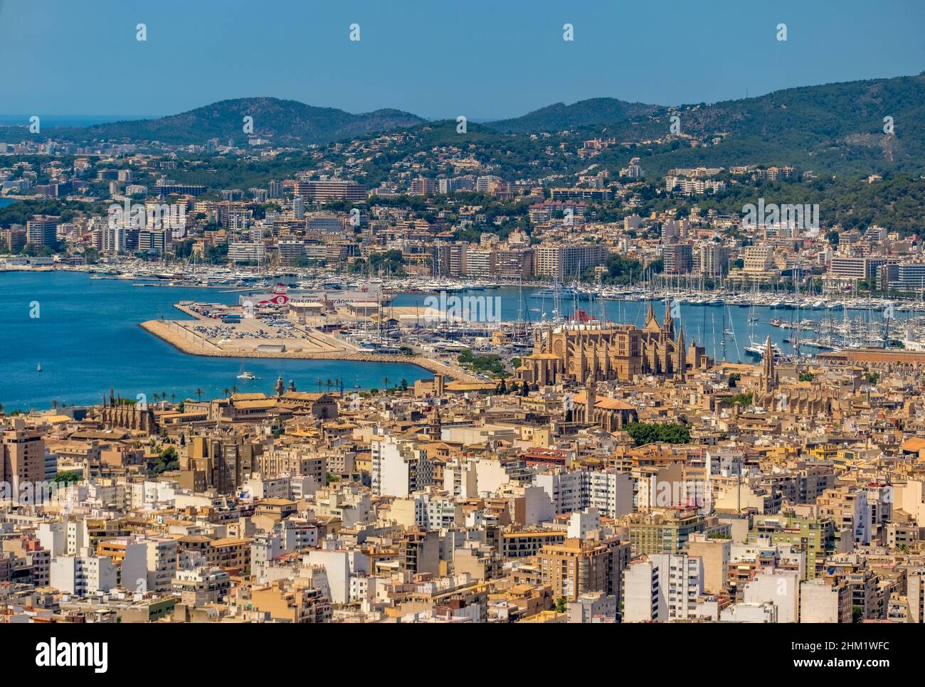 Veduta aerea, Chiesa di Santa Iglesia Catedral de Mallorca, Cattedrale di Palma, Puerto de Palma, Porto di Palma in background, Palma, Maiorca, Baleari is Foto Stock