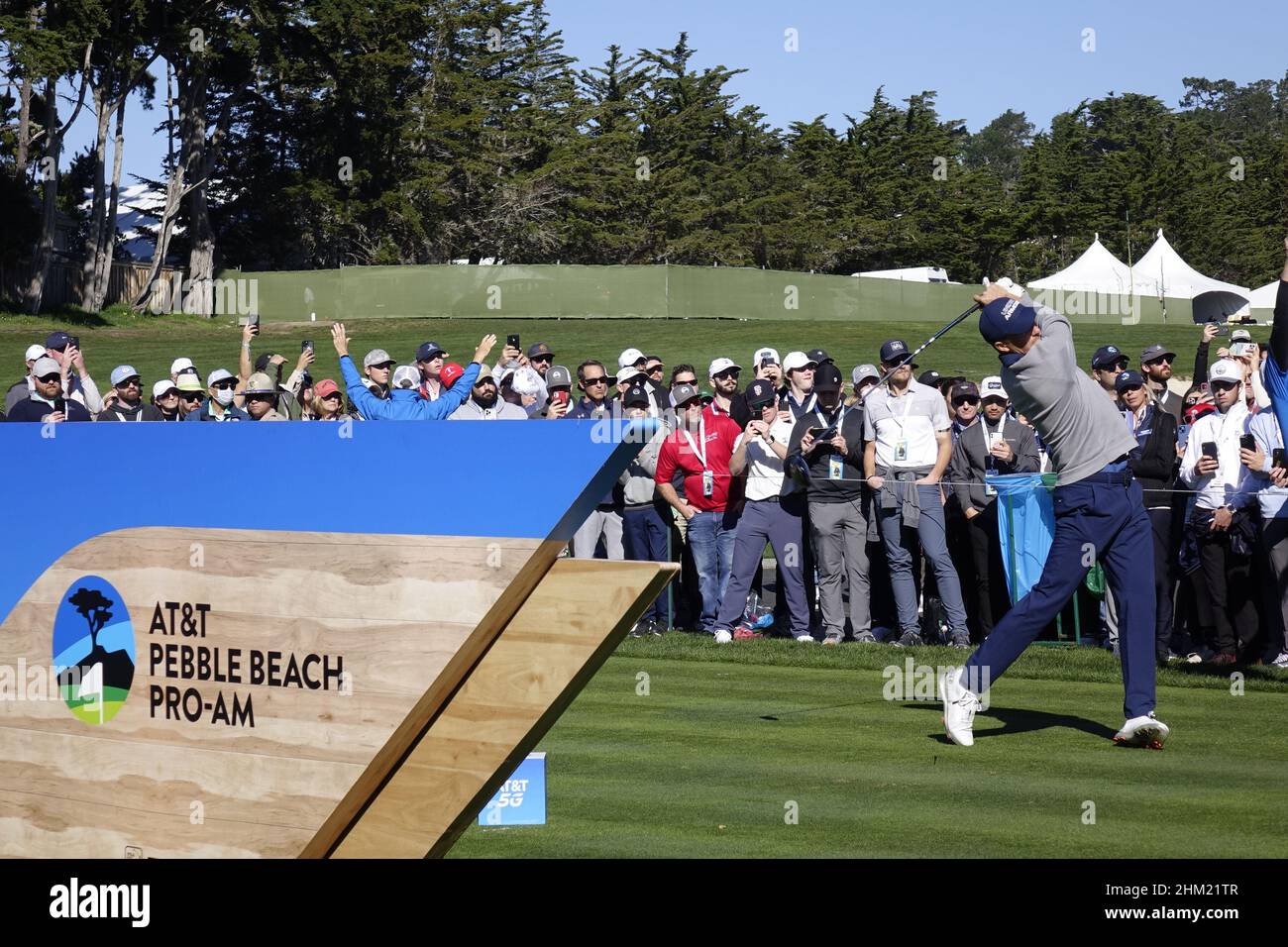 Pebble Beach, Stati Uniti. 06th Feb 2022. Jordan Spieth guida sul 4th durante l'ultimo round dell'EVENTO DI golf AT&T Pro-Am PGA Tour a Pebble Beach Links, Monterey Peninsula, California, USA Credit: Motofoto/Alamy Live News Foto Stock