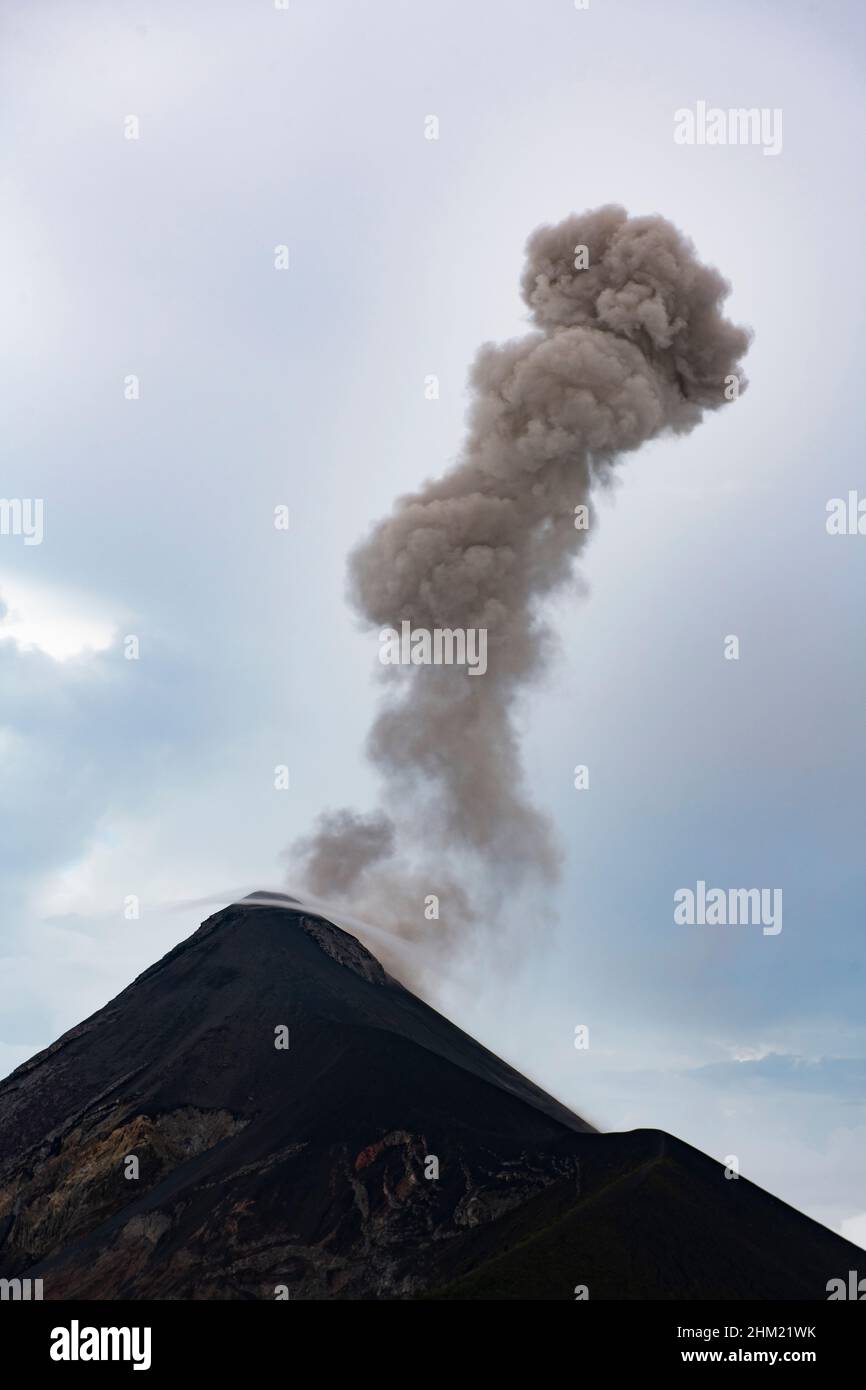 Volcán de Fuego o Chi Qaq' durante l'eruzione Foto Stock