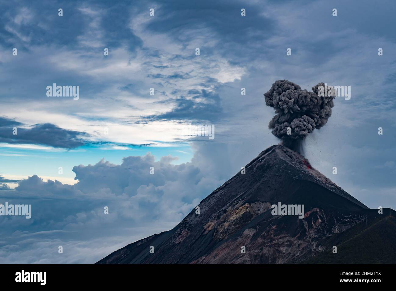 Volcán de Fuego o Chi Qaq' durante l'eruzione Foto Stock