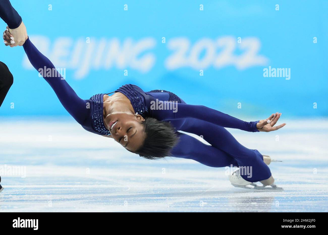 Pechino, Cina. 7th Feb 2022. Vanessa James of Canada si esibisce durante la squadra di pattinaggio a figure pairs free skating al Capital Indoor Stadium di Pechino, capitale della Cina, 7 febbraio 2022. Credit: LAN Hongguang/Xinhua/Alamy Live News Foto Stock