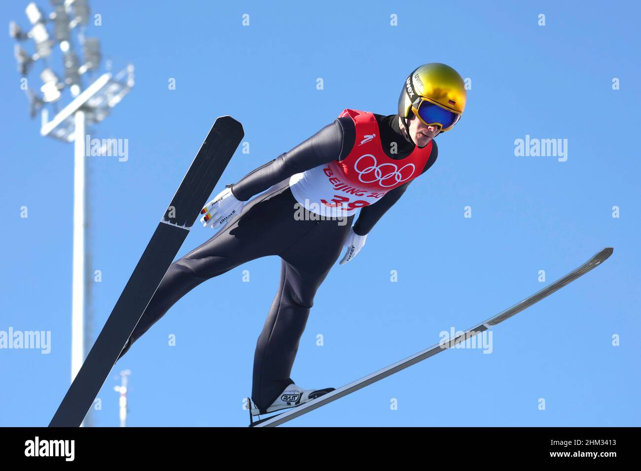Stephen Leyhe (GER), salto, azione, 5 FEBBRAIO 2022 - Salto di sci :  qualificazione individuale di collina normale degli uomini durante i Giochi  Olimpici invernali di Pechino 2022 al National Ski Jumping