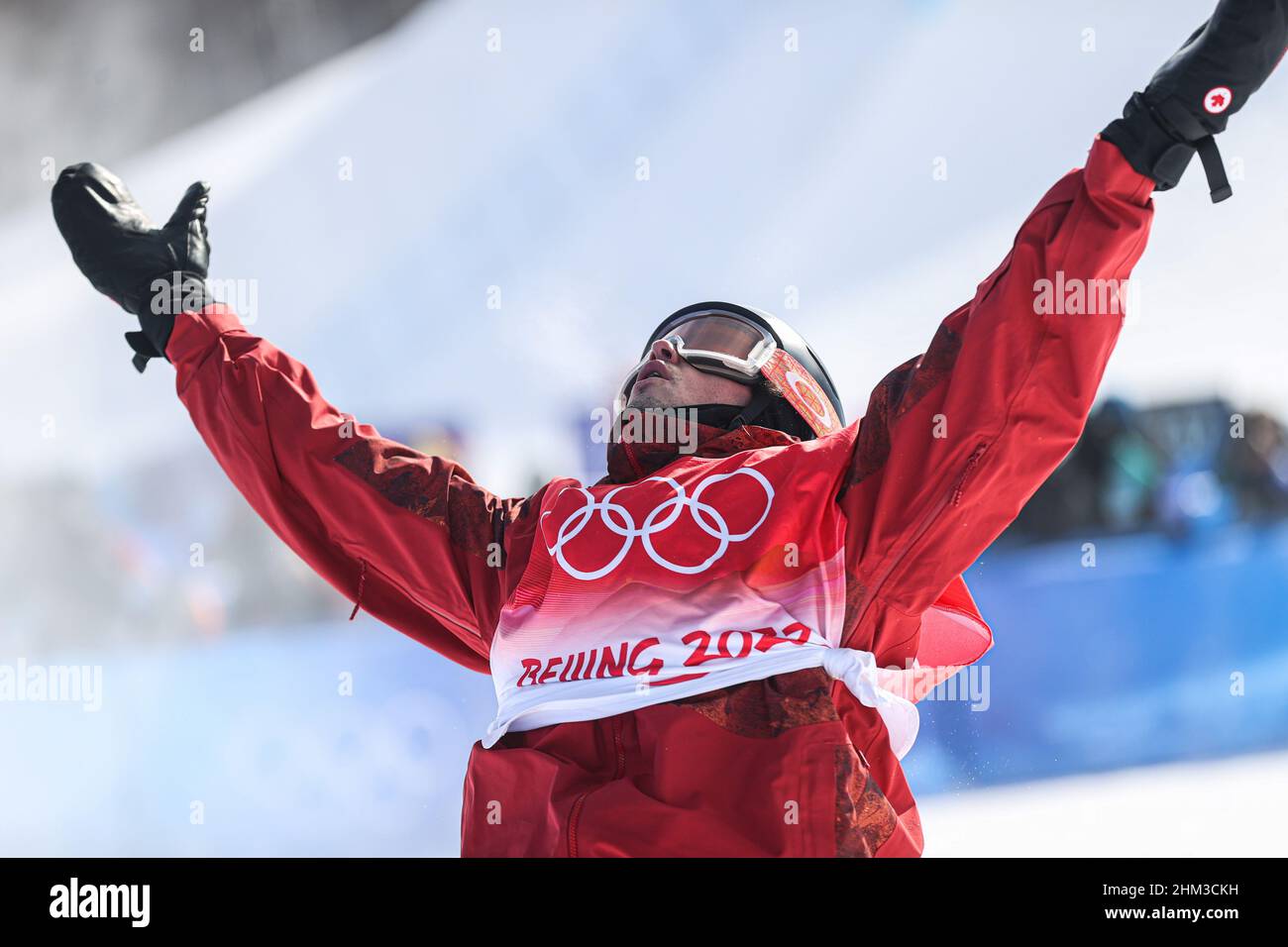 Zhangjiakou, la provincia cinese di Hebei. 7th Feb 2022. Mark McMorris del Canada celebra la finale maschile di snowboard slopestyle al Genting Snow Park di Zhangjiakou, nella provincia di Hebei della Cina settentrionale, il 7 febbraio 2022. Credit: WU Zhuang/Xinhua/Alamy Live News Foto Stock
