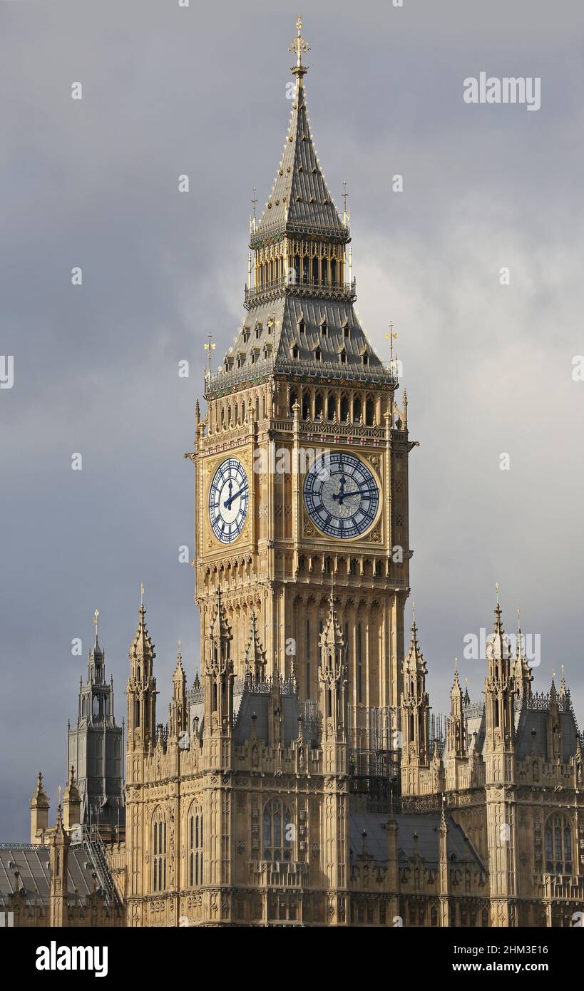 Big ben, ristrutturato di recente e senza ponteggi, febbraio 2022. Parte del Parlamento, Westminster, Londra, Regno Unito Foto Stock