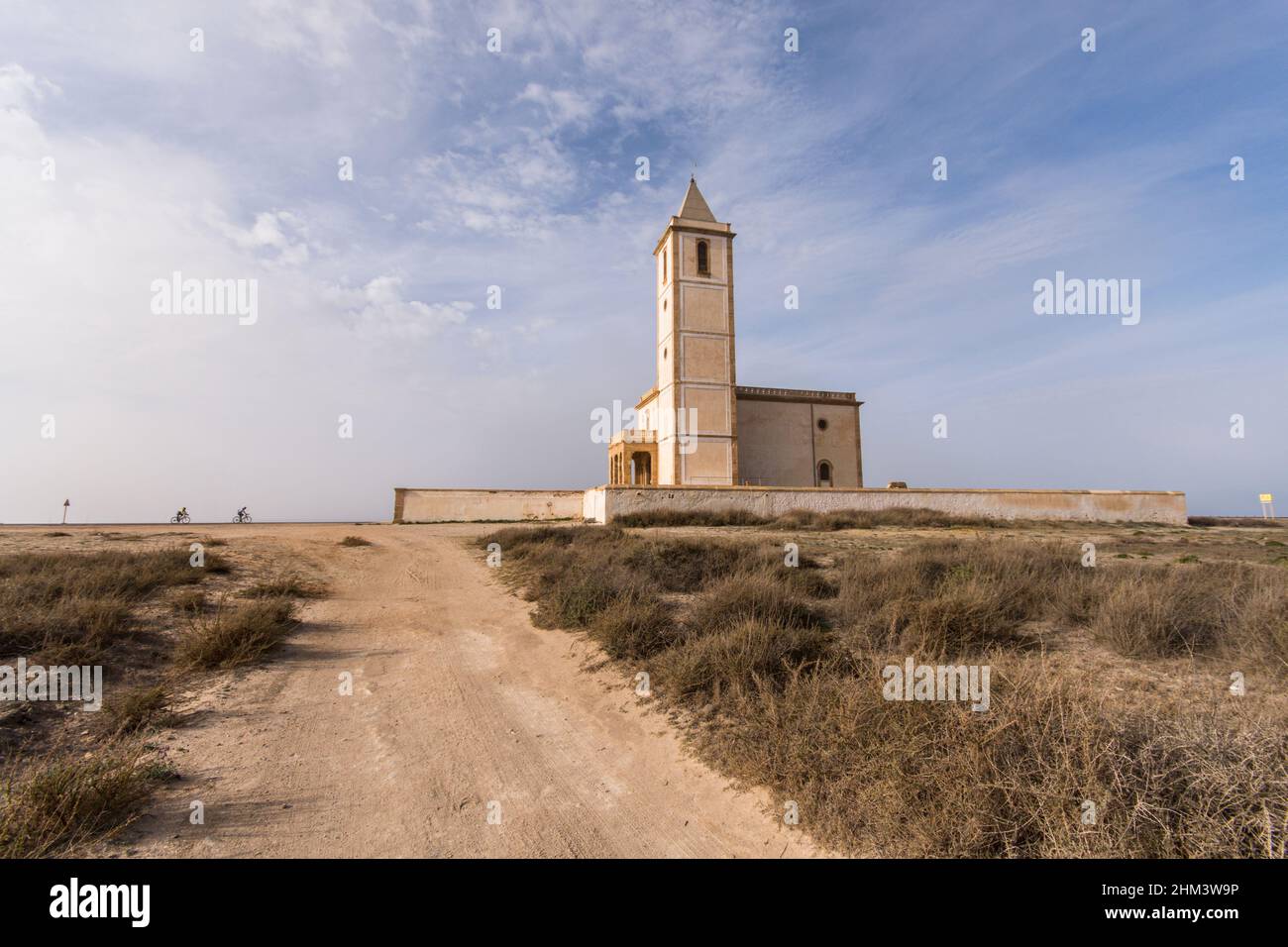 Cabo de gata Spagna, Chiesa di Las Salinas, chiesa abbandonata nel parco naturale di Cabo de Gata, Almeria, Andalusia, Spagna. Foto Stock