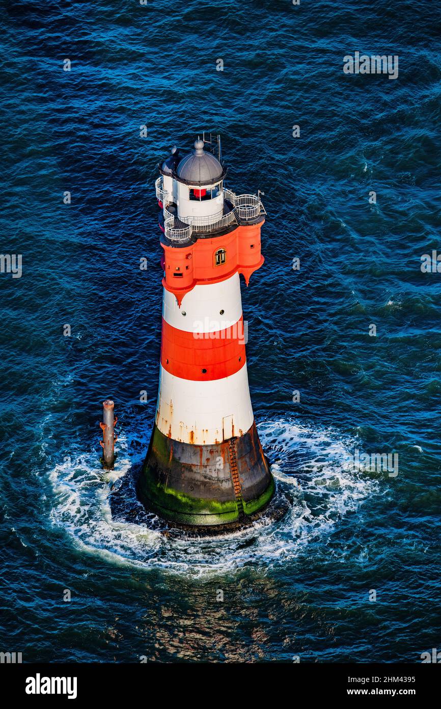 WANGEROOGE 01.09.2021 Leuchtturm Roter Sand als historiisches Seefahrtszeichen in den Gewässern der Weser- Mündung zur Nordsee in Deutschland. // luce Foto Stock
