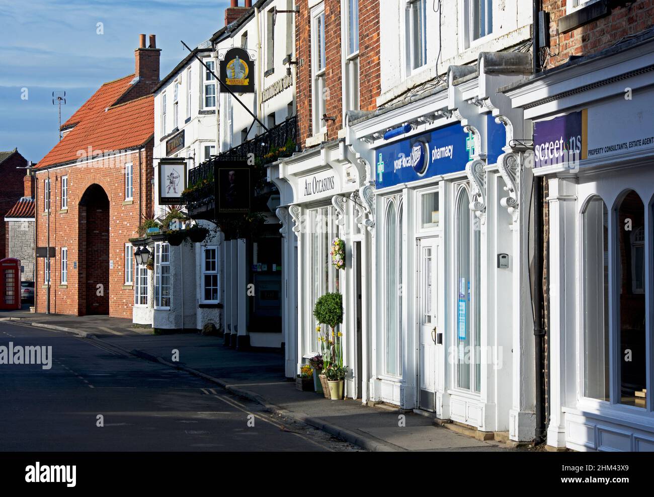 Boots il chimico in Howden, Yorkshire orientale, Inghilterra Regno Unito Foto Stock