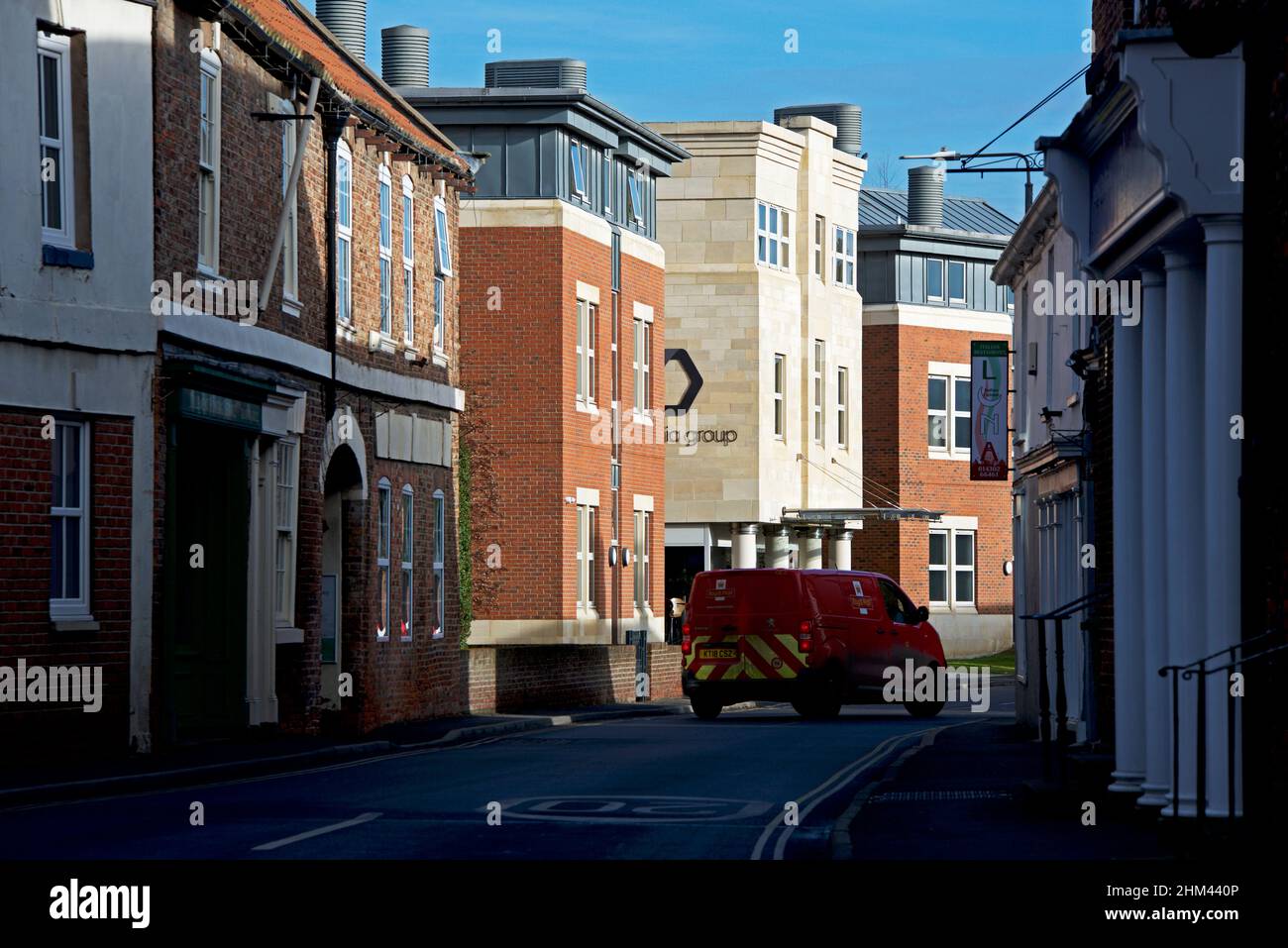 Bridgegate a Howden, con la costruzione della Press Association, East Yorkshire, Inghilterra Regno Unito Foto Stock